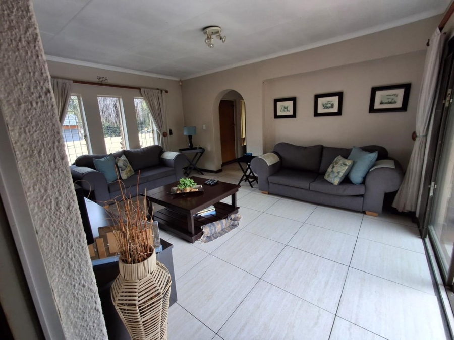 3 Bedroom Property for Sale in Brackendowns Gauteng