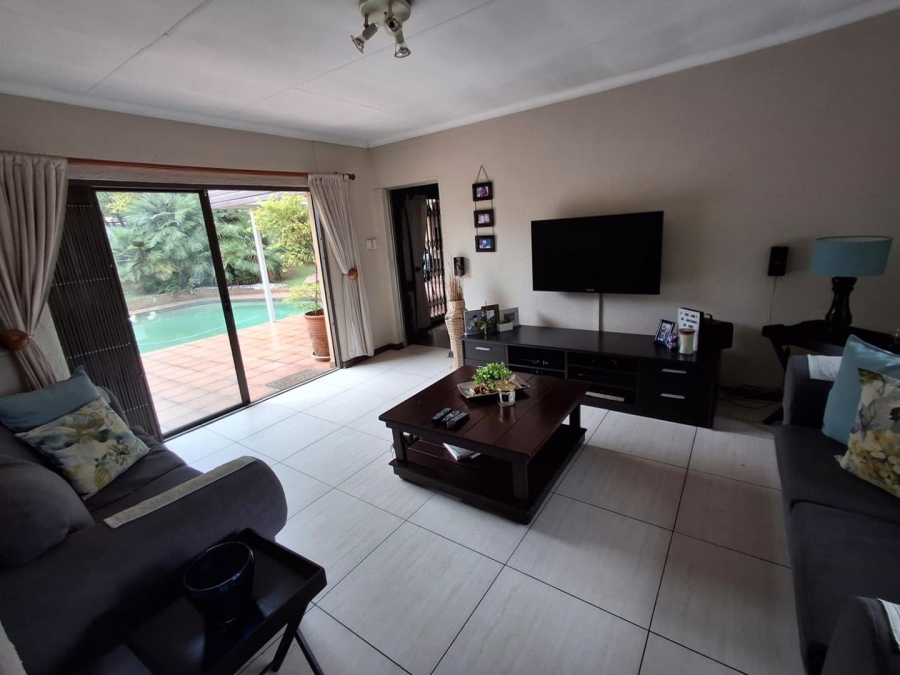 3 Bedroom Property for Sale in Brackendowns Gauteng