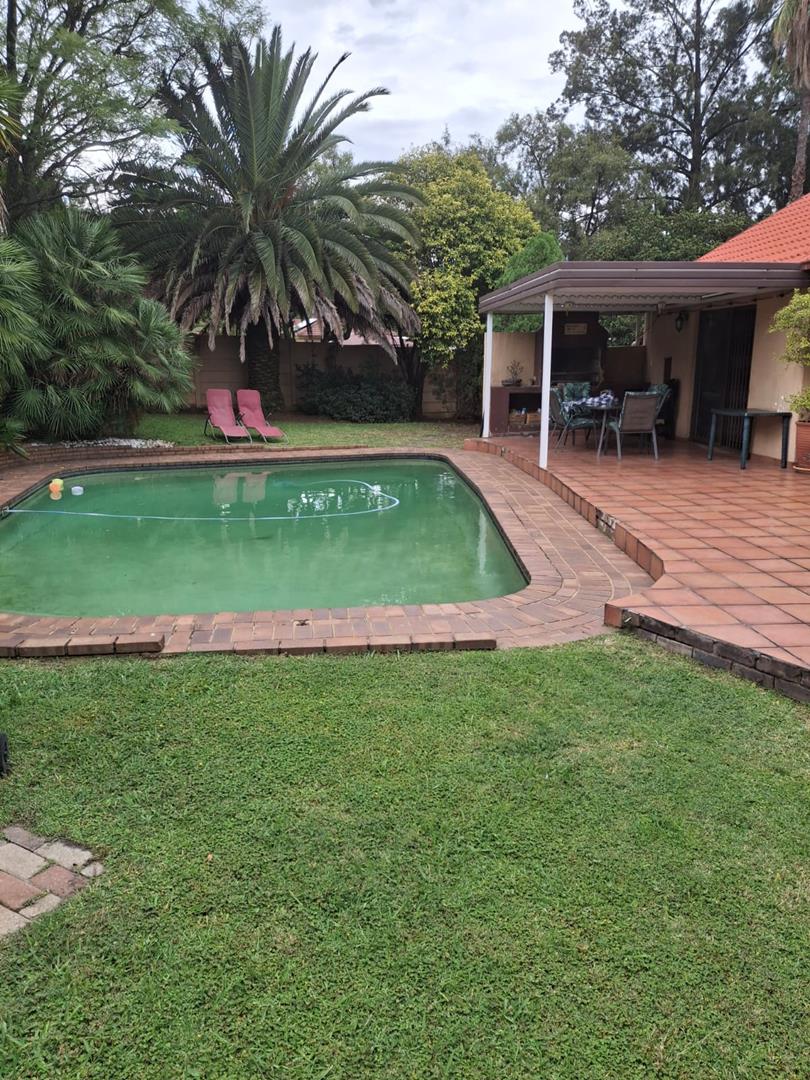 3 Bedroom Property for Sale in Brackendowns Gauteng