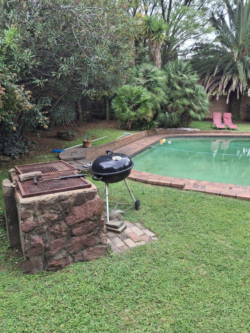 3 Bedroom Property for Sale in Brackendowns Gauteng