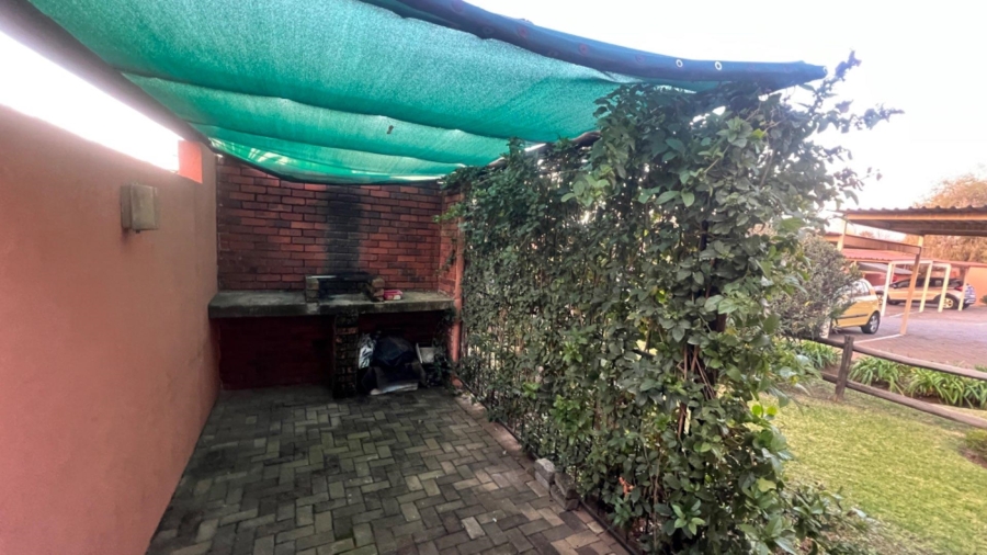 To Let 2 Bedroom Property for Rent in Alan Manor Gauteng