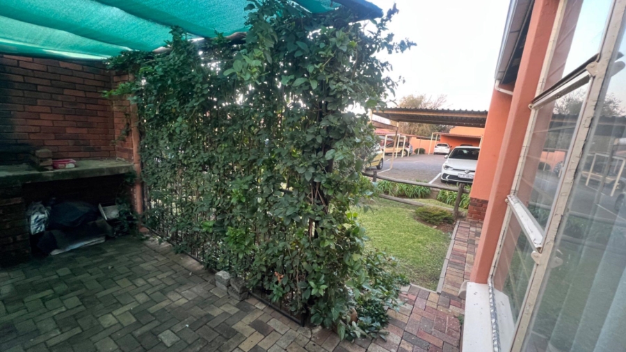 To Let 2 Bedroom Property for Rent in Alan Manor Gauteng