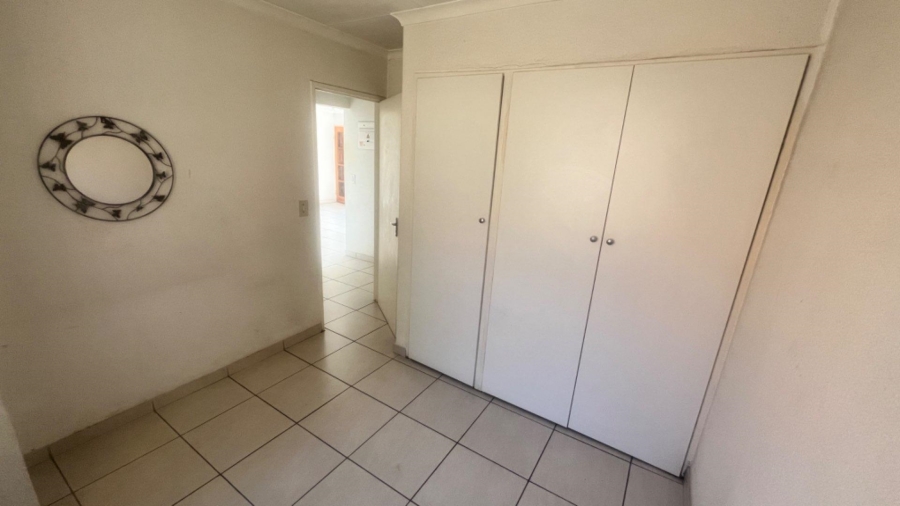 To Let 2 Bedroom Property for Rent in Alan Manor Gauteng