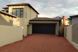 3 Bedroom Property for Sale in Thatchfield Hills Gauteng