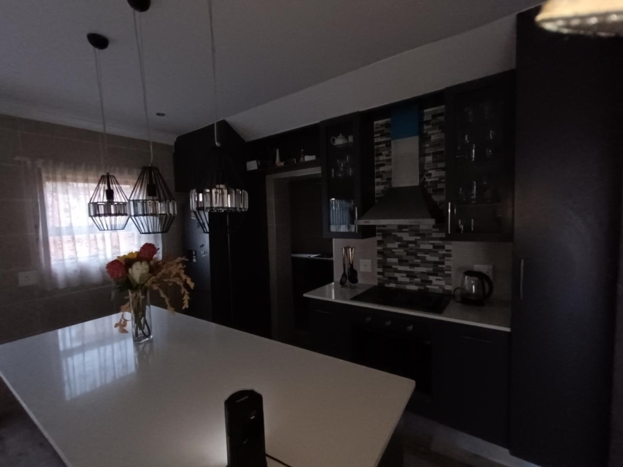 3 Bedroom Property for Sale in Thatchfield Hills Gauteng