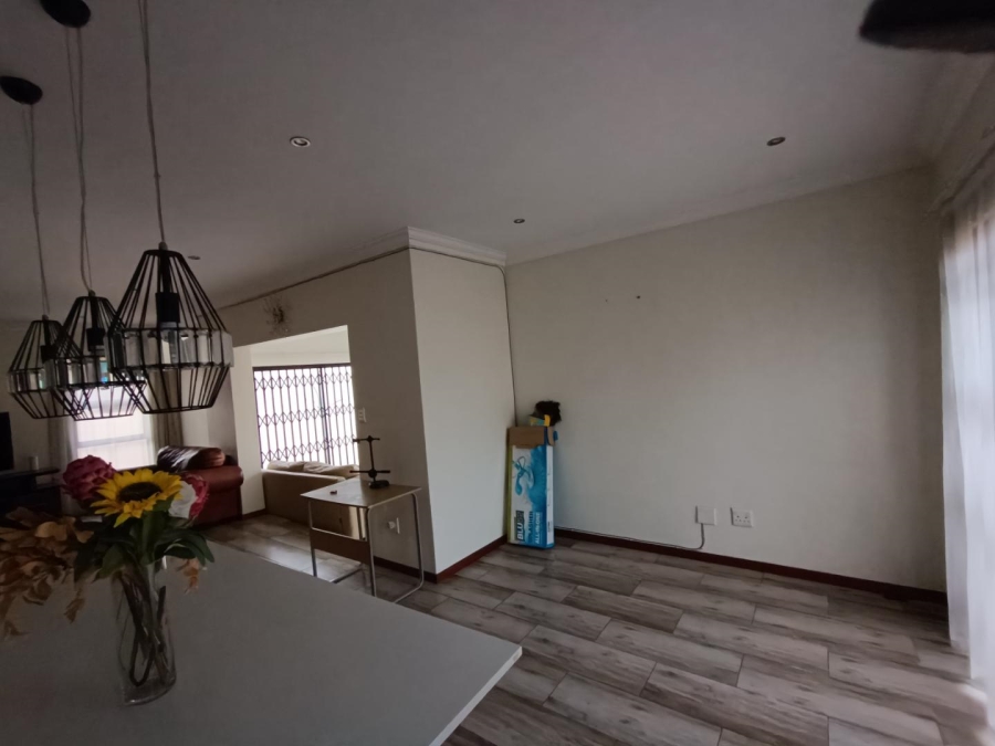 3 Bedroom Property for Sale in Thatchfield Hills Gauteng