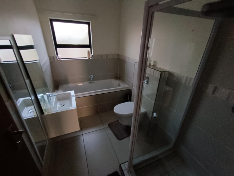 3 Bedroom Property for Sale in Thatchfield Hills Gauteng