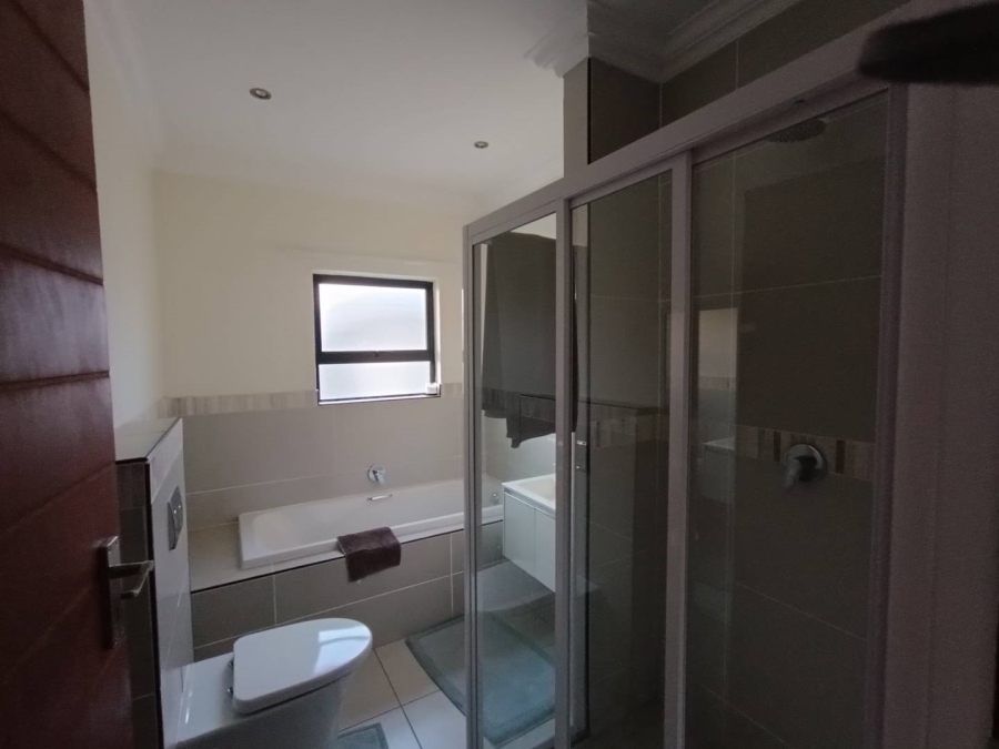 3 Bedroom Property for Sale in Thatchfield Hills Gauteng