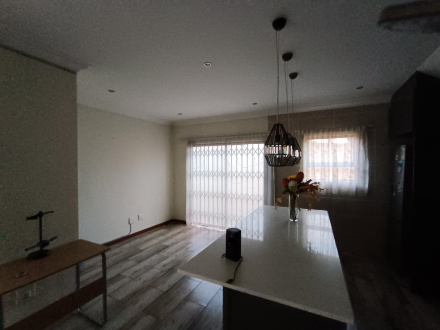3 Bedroom Property for Sale in Thatchfield Hills Gauteng