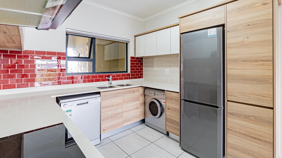 2 Bedroom Property for Sale in Waterfall Gauteng