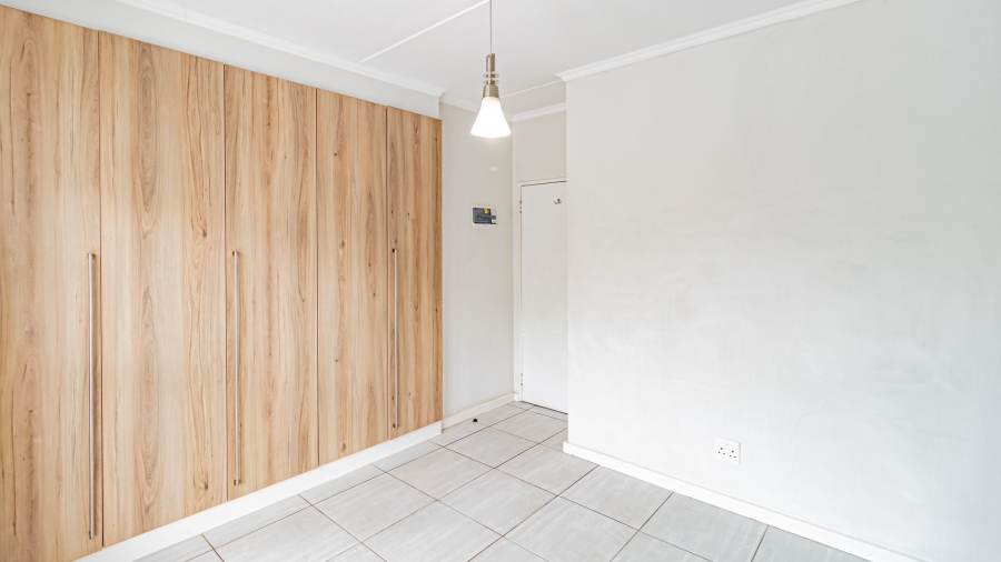 2 Bedroom Property for Sale in Waterfall Gauteng