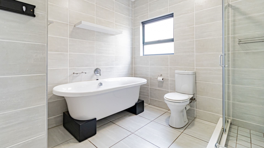 2 Bedroom Property for Sale in Waterfall Gauteng