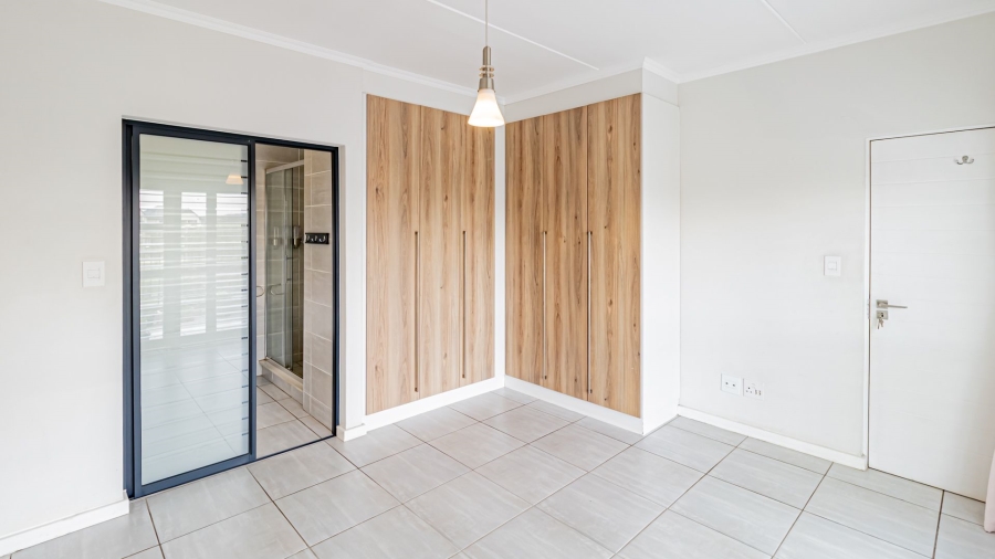 2 Bedroom Property for Sale in Waterfall Gauteng