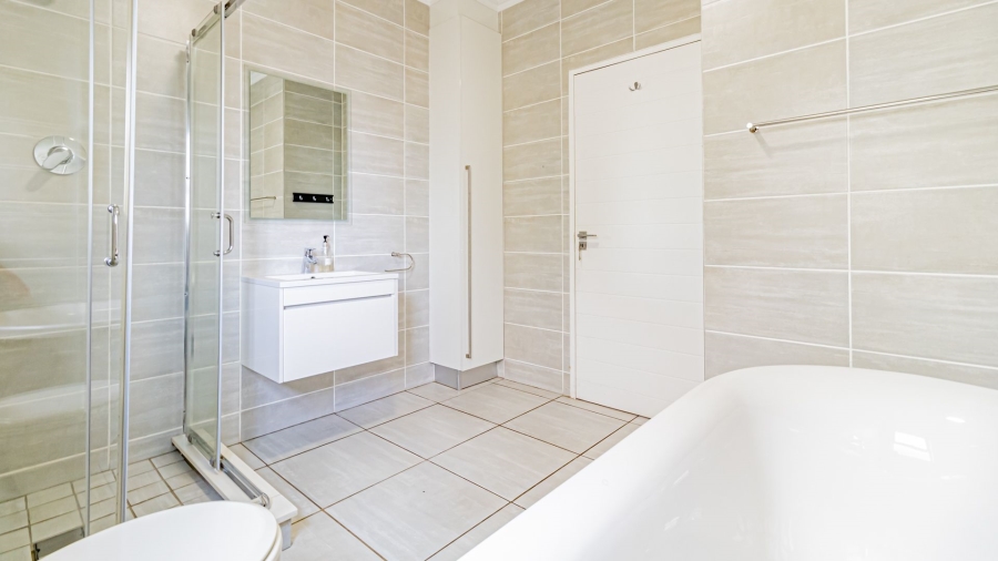 2 Bedroom Property for Sale in Waterfall Gauteng