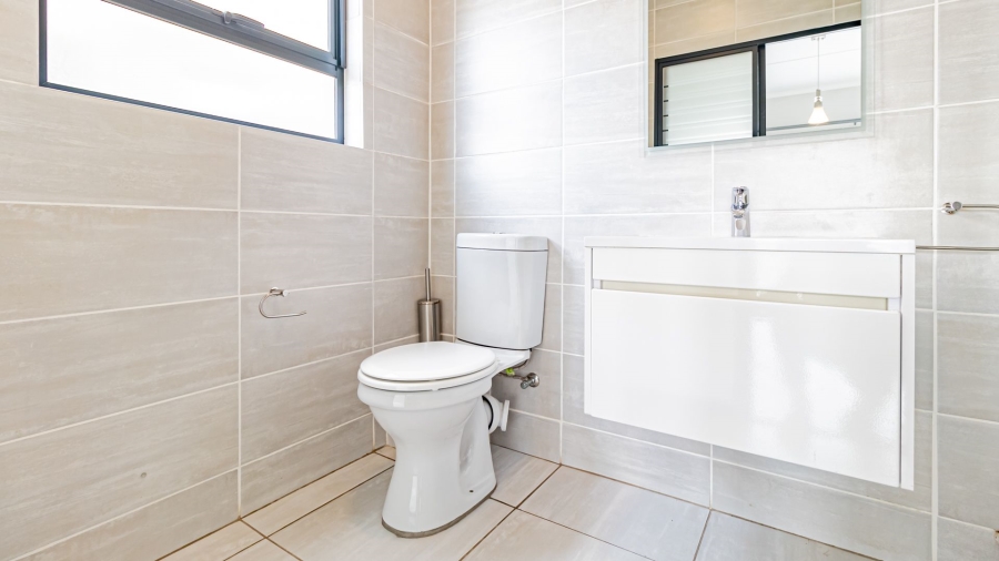 2 Bedroom Property for Sale in Waterfall Gauteng