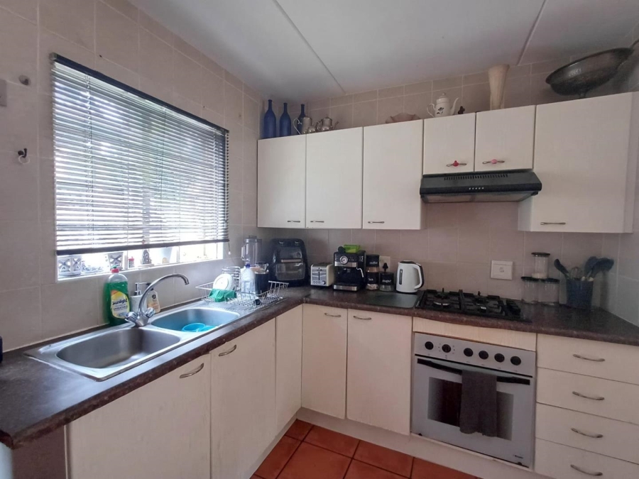 2 Bedroom Property for Sale in Sonneglans Gauteng