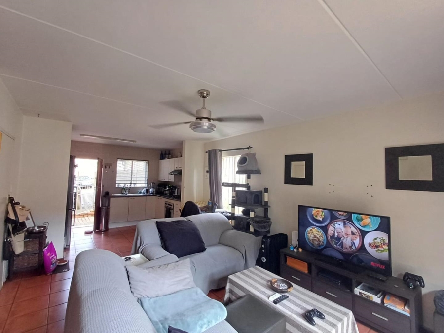 2 Bedroom Property for Sale in Sonneglans Gauteng
