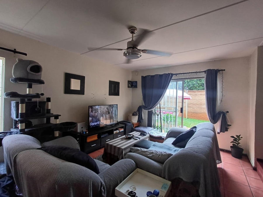 2 Bedroom Property for Sale in Sonneglans Gauteng
