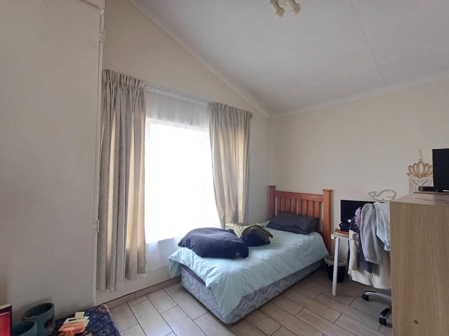 2 Bedroom Property for Sale in Sonneglans Gauteng