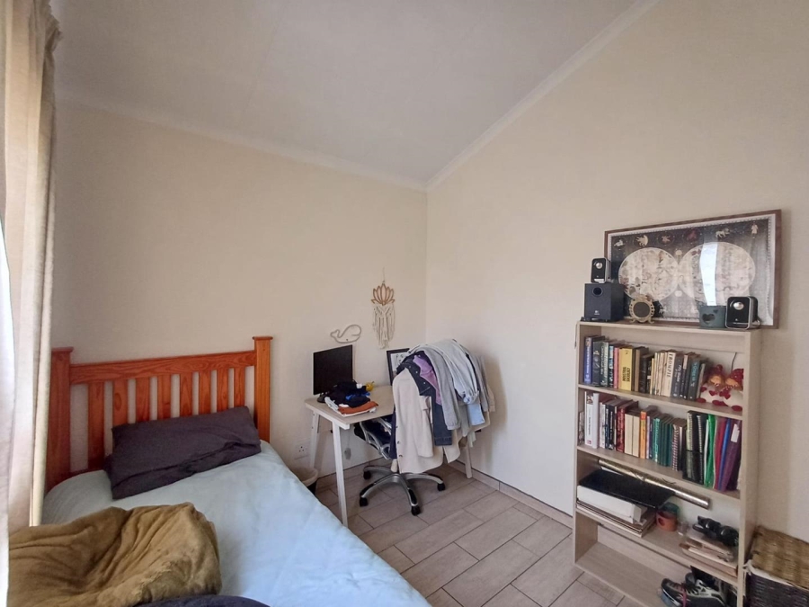 2 Bedroom Property for Sale in Sonneglans Gauteng
