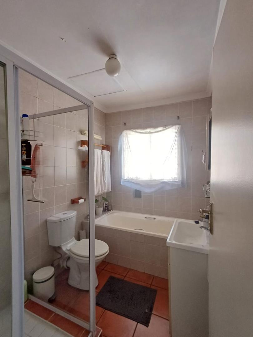 2 Bedroom Property for Sale in Sonneglans Gauteng
