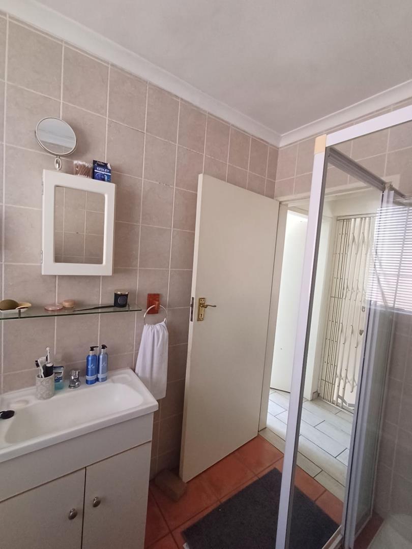 2 Bedroom Property for Sale in Sonneglans Gauteng