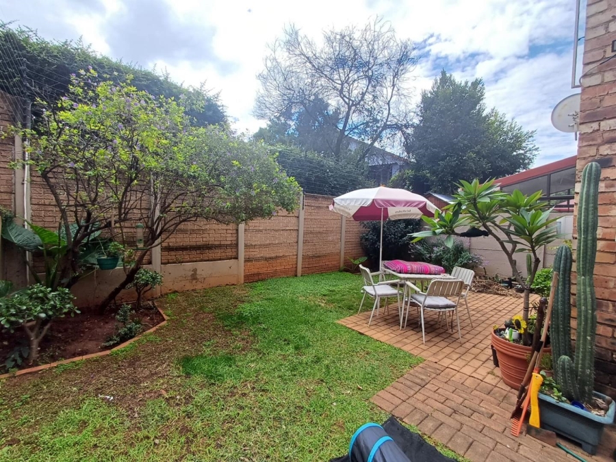 2 Bedroom Property for Sale in Sonneglans Gauteng