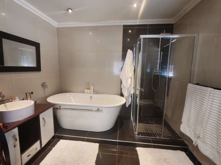 3 Bedroom Property for Sale in Valhalla Gauteng