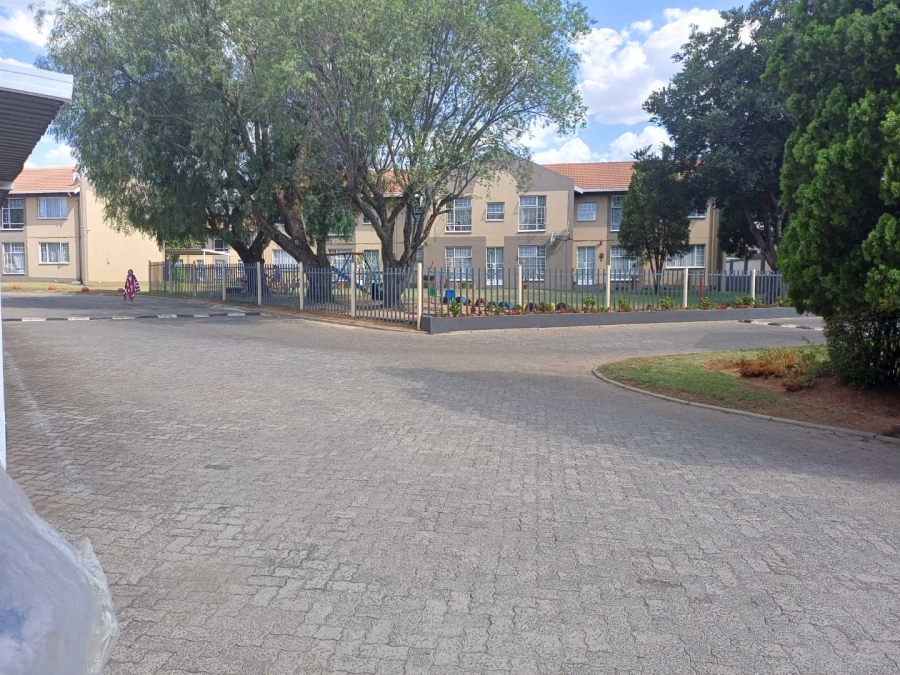 2 Bedroom Property for Sale in Verwoerdpark Gauteng