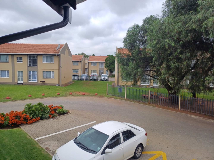 2 Bedroom Property for Sale in Verwoerdpark Gauteng