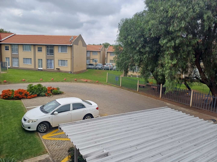 2 Bedroom Property for Sale in Verwoerdpark Gauteng