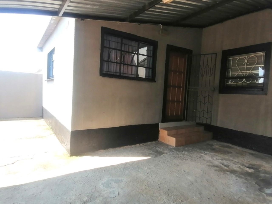 2 Bedroom Property for Sale in Johannesburg Central Gauteng