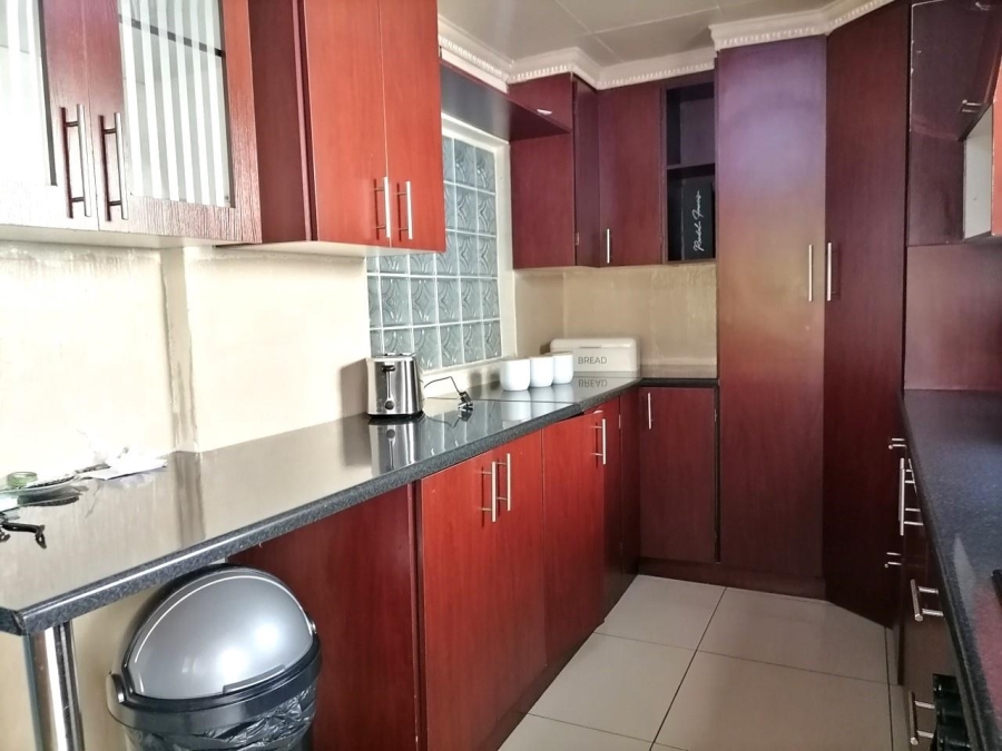 2 Bedroom Property for Sale in Johannesburg Central Gauteng