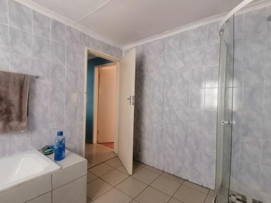 2 Bedroom Property for Sale in Johannesburg Central Gauteng