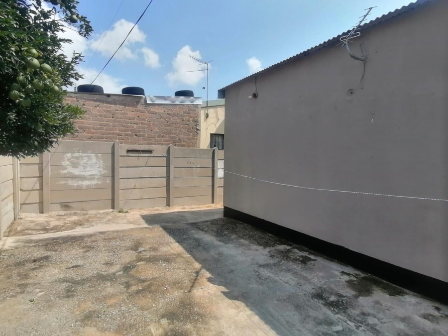 2 Bedroom Property for Sale in Johannesburg Central Gauteng