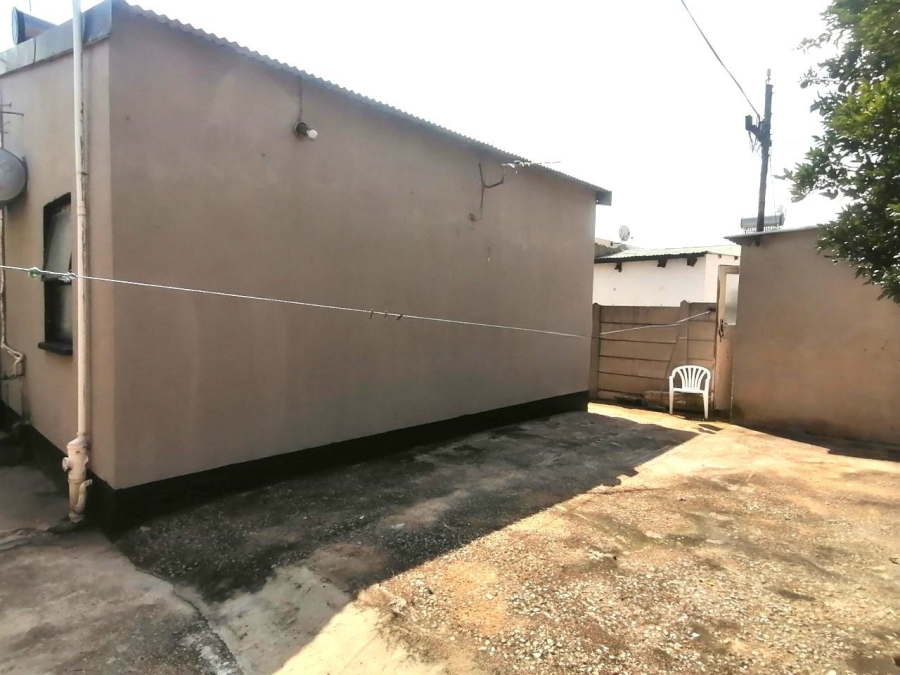 2 Bedroom Property for Sale in Johannesburg Central Gauteng