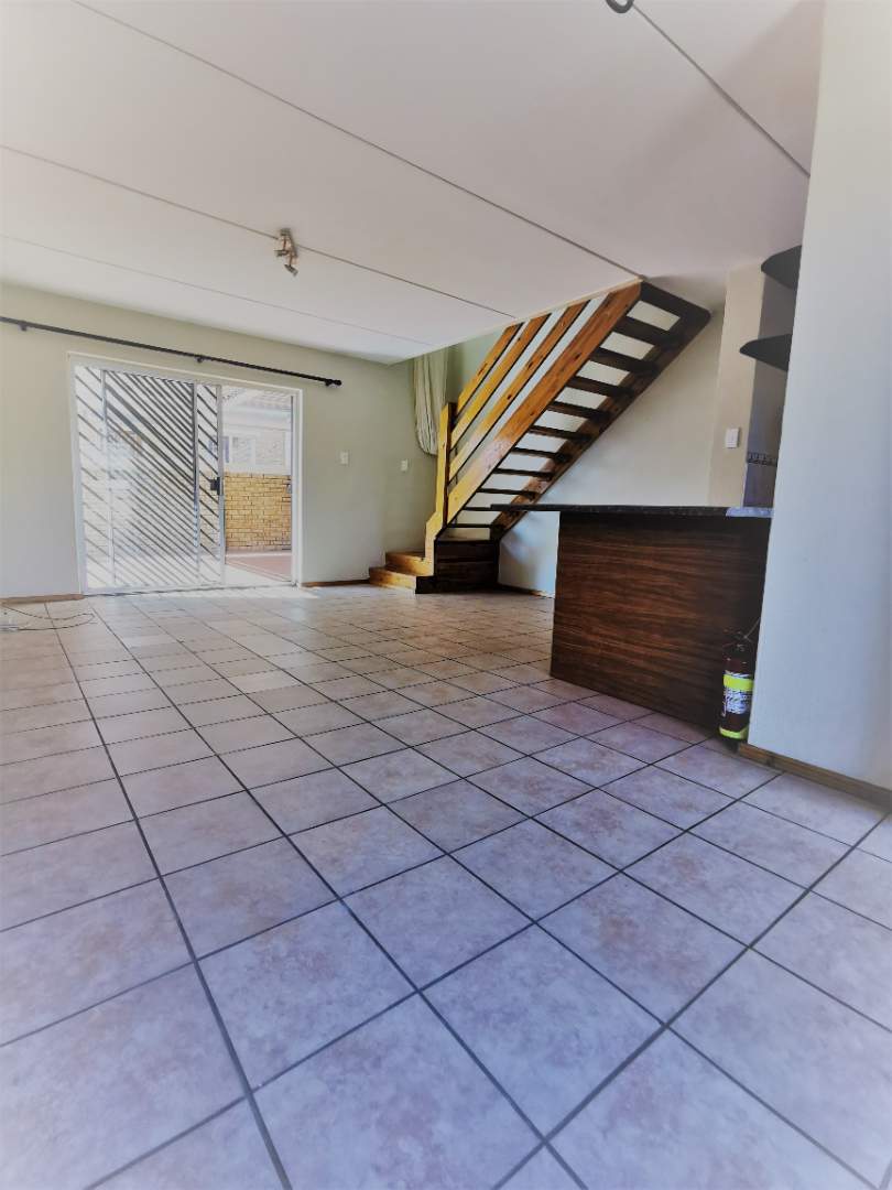 2 Bedroom Property for Sale in Roodepoort Gauteng
