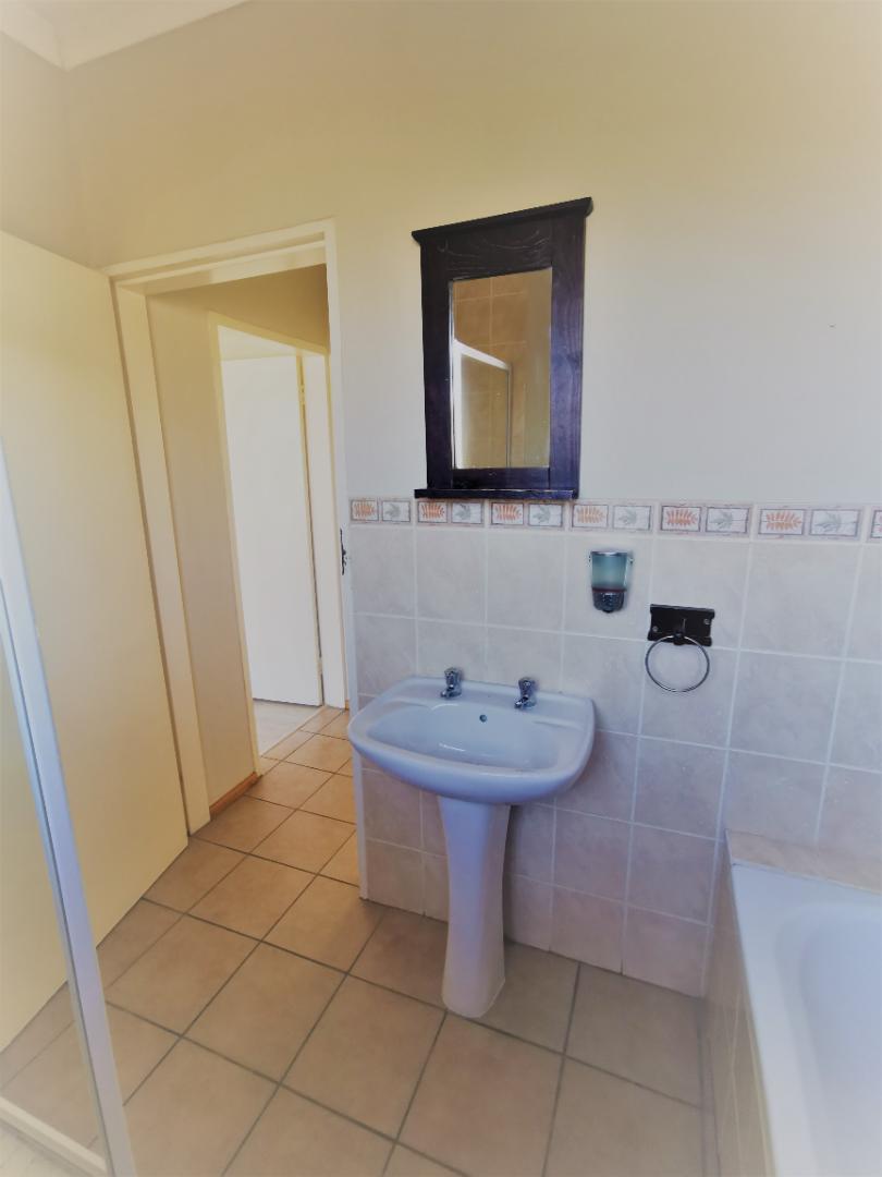 2 Bedroom Property for Sale in Roodepoort Gauteng
