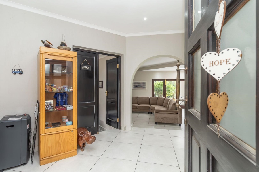 5 Bedroom Property for Sale in Kyalami Estates Gauteng
