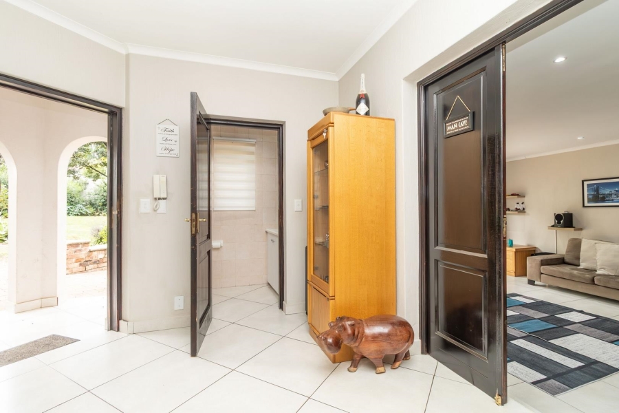 5 Bedroom Property for Sale in Kyalami Estates Gauteng
