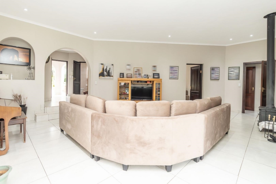 5 Bedroom Property for Sale in Kyalami Estates Gauteng