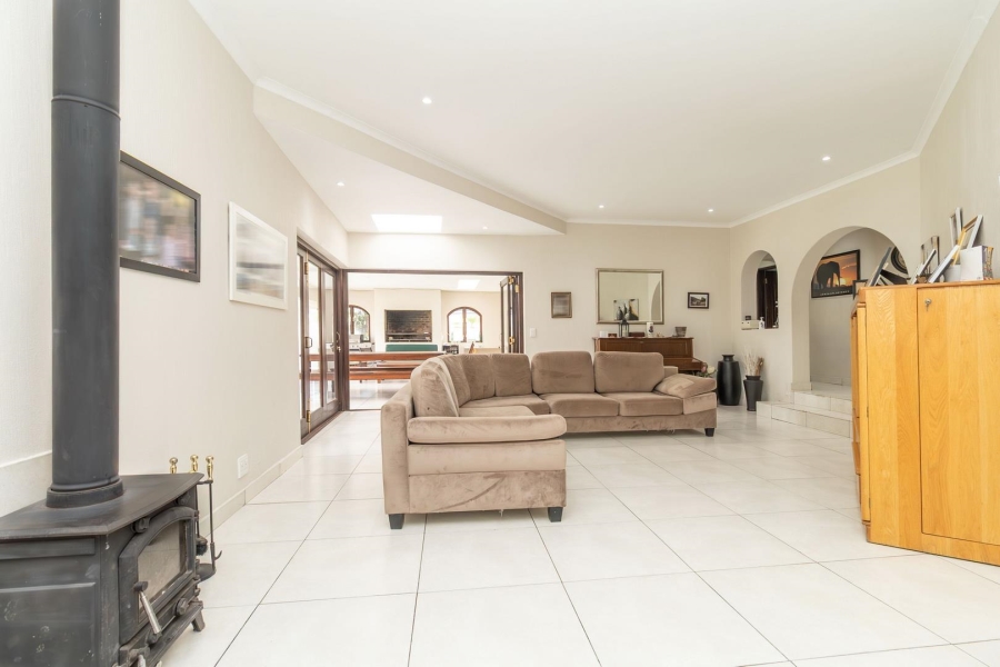 5 Bedroom Property for Sale in Kyalami Estates Gauteng