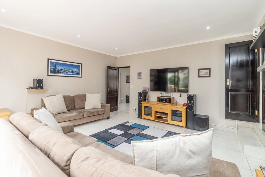 5 Bedroom Property for Sale in Kyalami Estates Gauteng