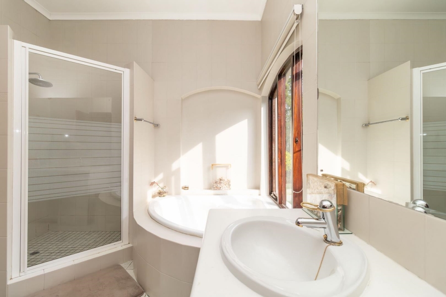 5 Bedroom Property for Sale in Kyalami Estates Gauteng