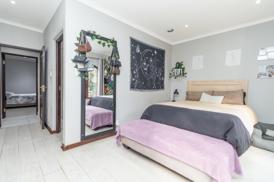 5 Bedroom Property for Sale in Kyalami Estates Gauteng