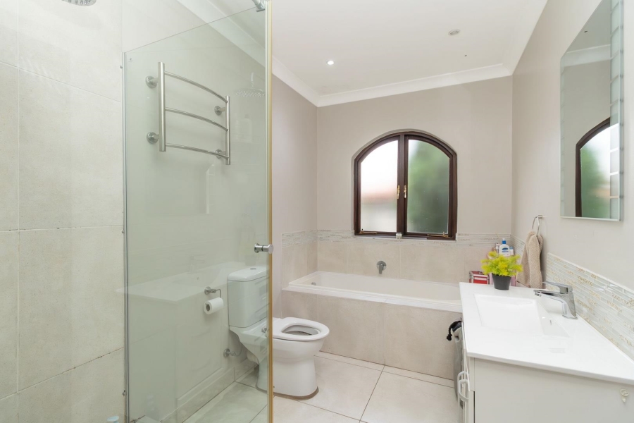 5 Bedroom Property for Sale in Kyalami Estates Gauteng