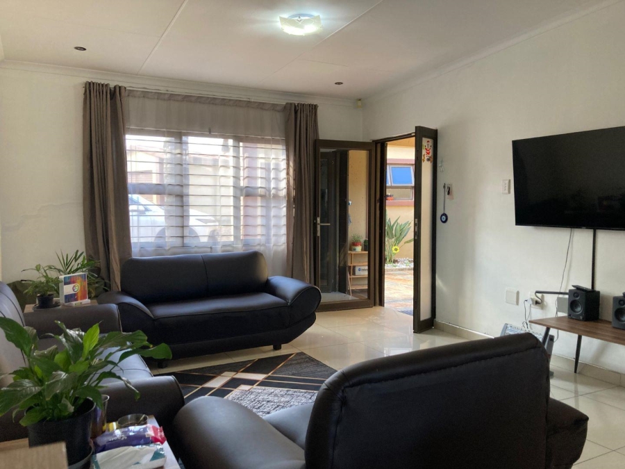 3 Bedroom Property for Sale in Liefde en Vrede Gauteng