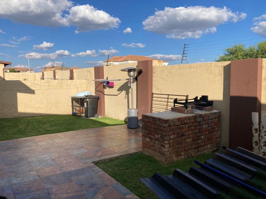 3 Bedroom Property for Sale in Liefde en Vrede Gauteng