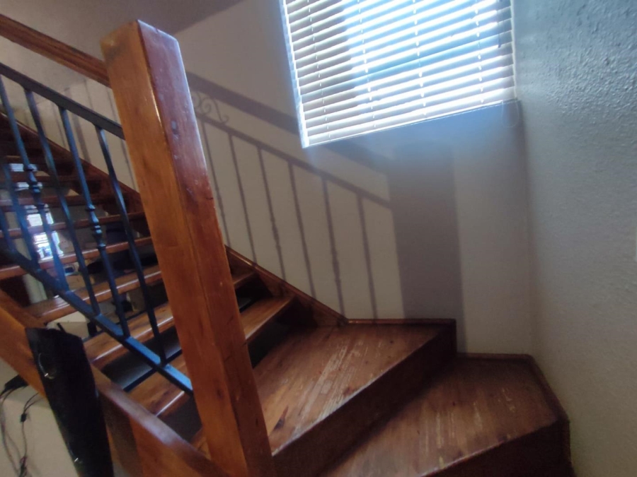 3 Bedroom Property for Sale in Heuwelsig Estate Gauteng