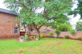 3 Bedroom Property for Sale in Heuwelsig Estate Gauteng